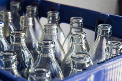 В России могут вновь начать принимать бутылки у населения